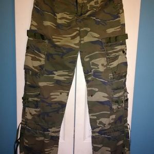 Red Jalapeno Camouflage pants size small